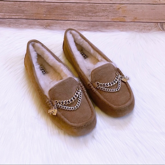 UGG Women’s Ansley Chain Chestnut Suede Slippers - Picture 6 of 8